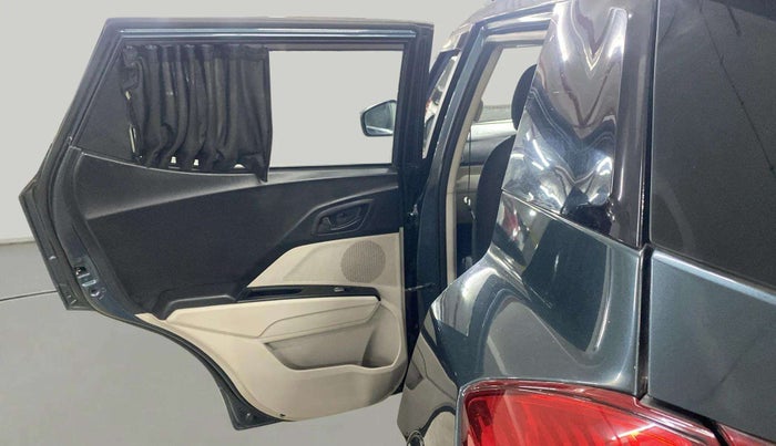 2021 Mahindra XUV300 W6 1.2 PETROL, Petrol, Manual, 28,334 km, LHS Rear Door