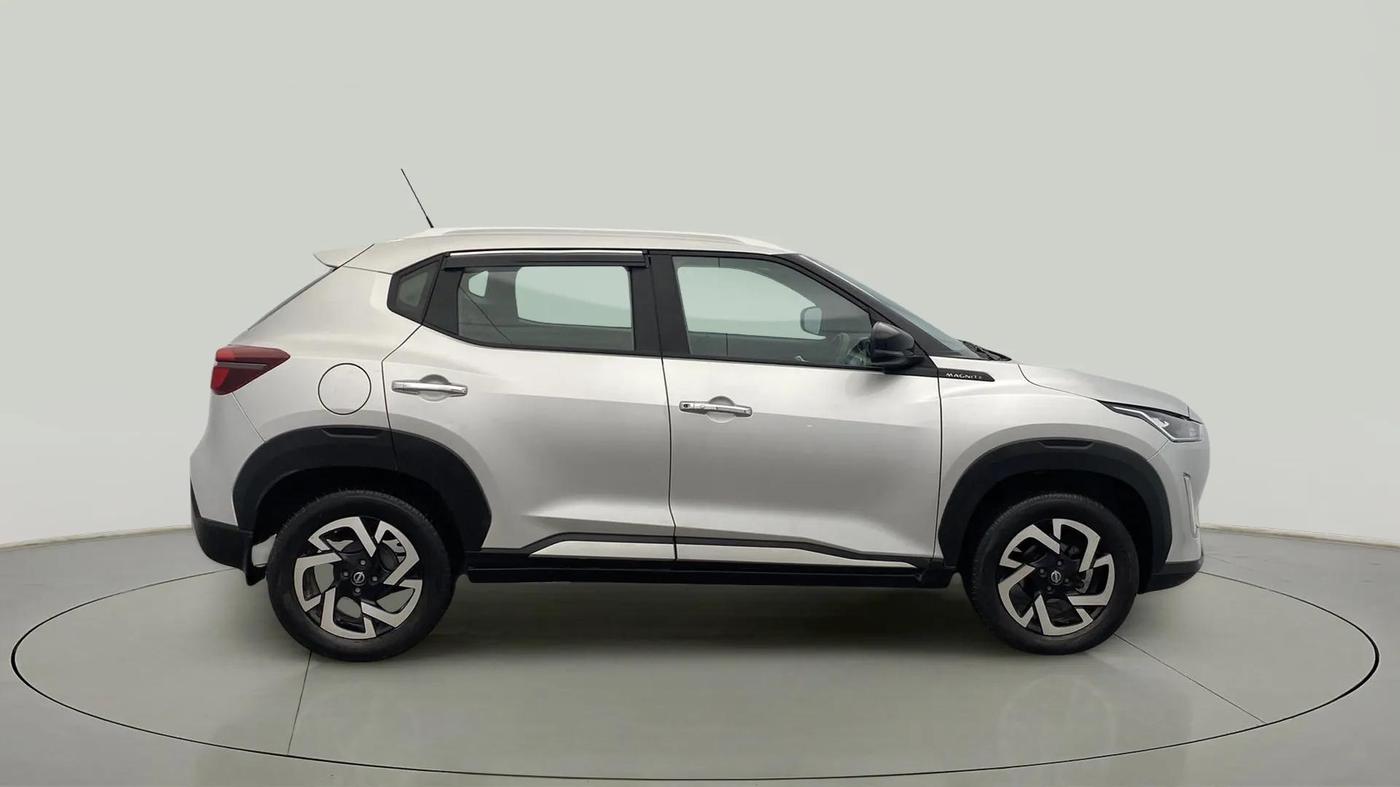 2021 Nissan MAGNITE XV MT, Petrol, Manual, 25,119 km, Right Side View