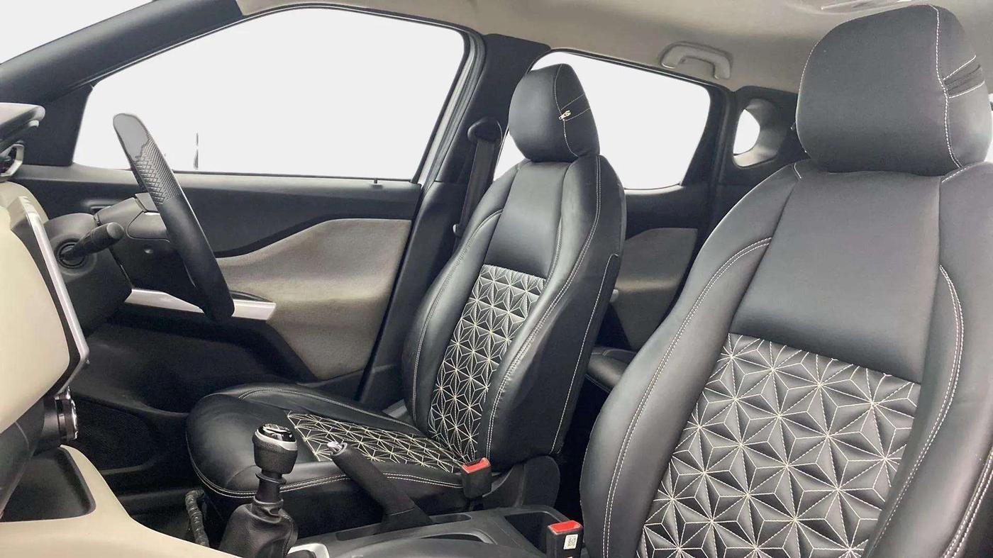 2021 Nissan MAGNITE XV MT, Petrol, Manual, 25,119 km, Right Side Front Door Cabin
