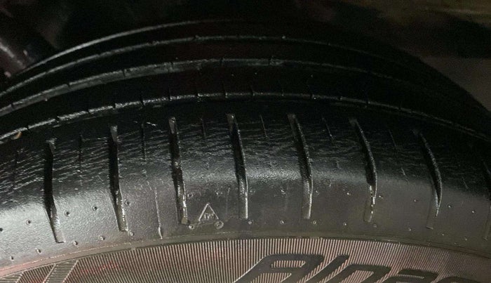 2019 Maruti Baleno ZETA PETROL 1.2, Petrol, Manual, 22,481 km, Right Front Tyre Tread