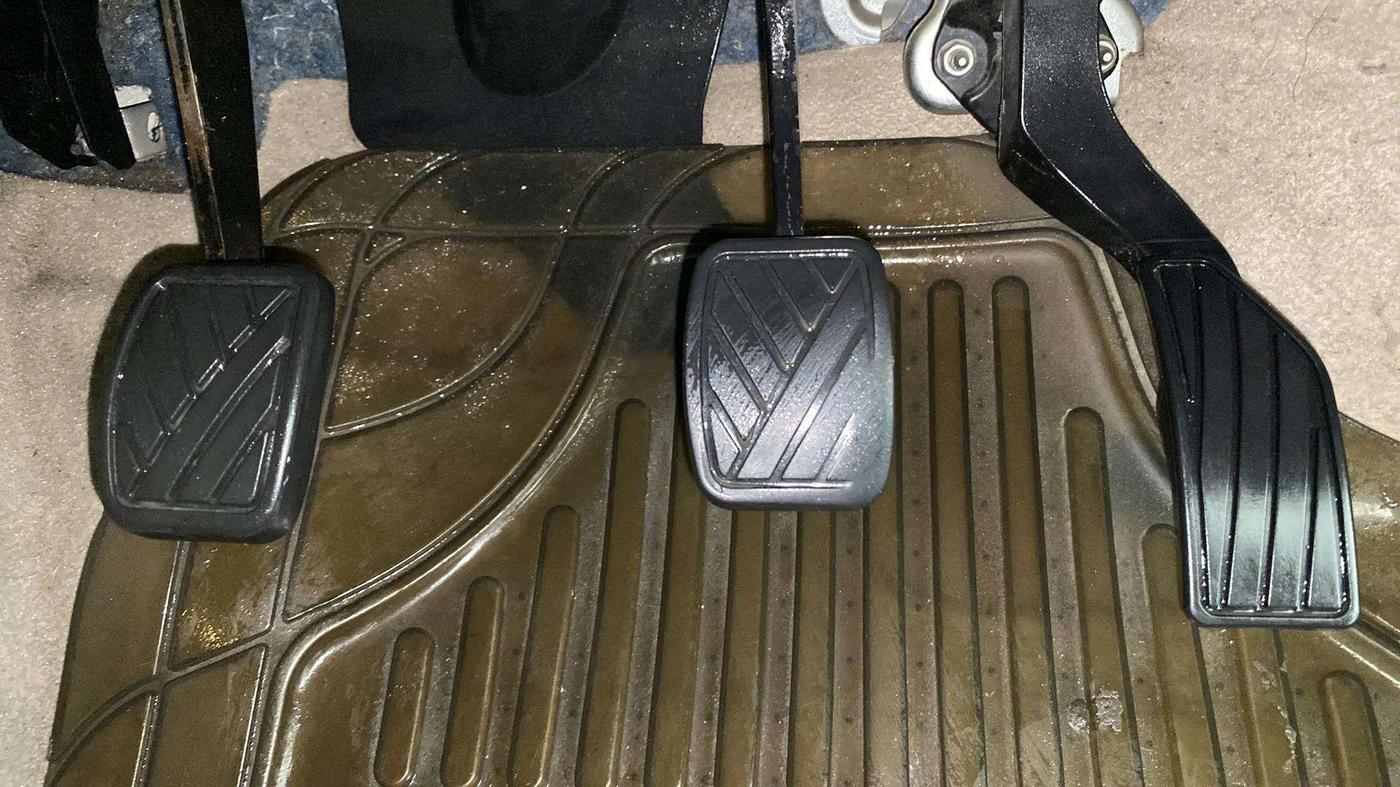 2014 Maruti Swift Dzire VXI, Petrol, Manual, 44,061 km, Pedals