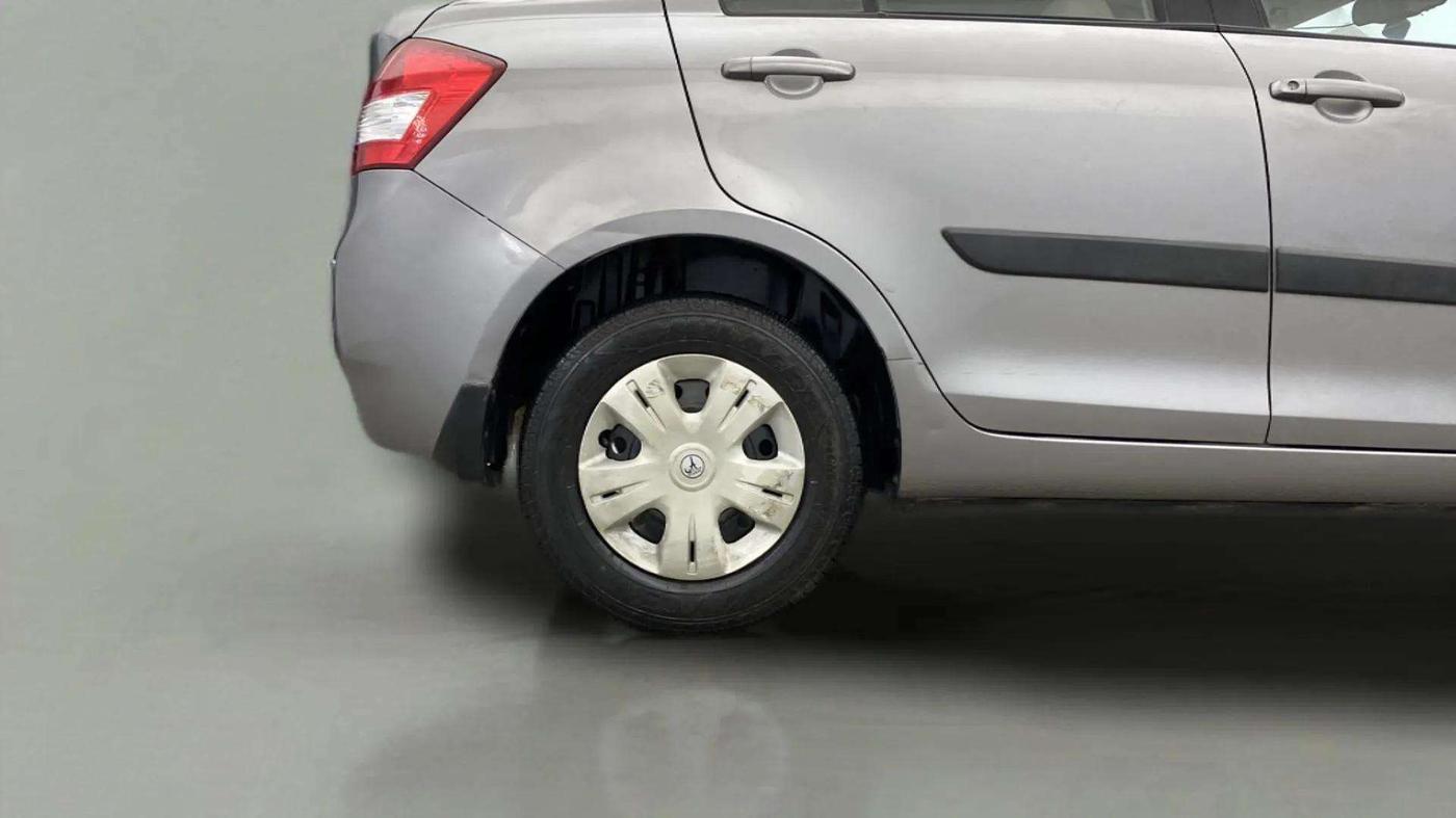 2014 Maruti Swift Dzire VXI, Petrol, Manual, 44,061 km, Right Rear Wheel