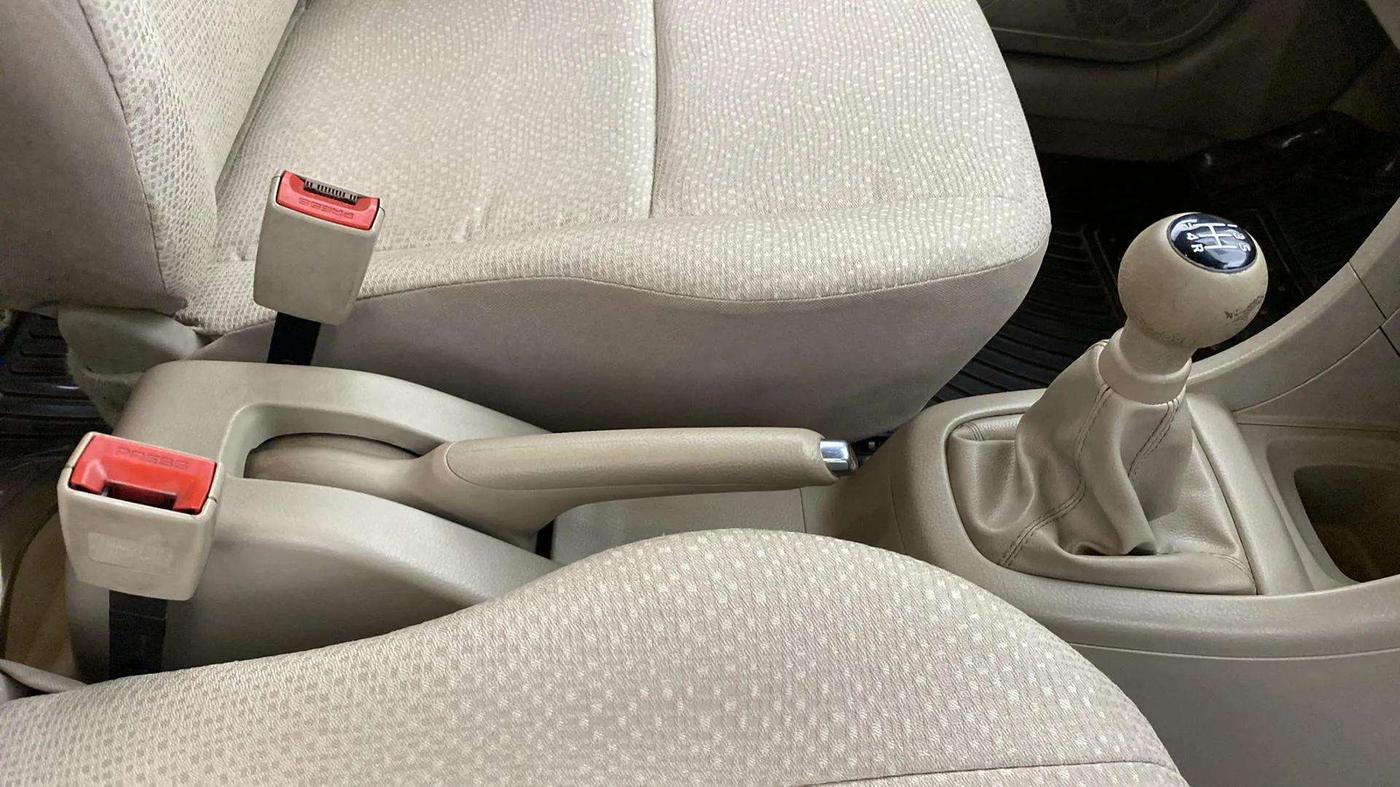 2014 Maruti Swift Dzire VXI, Petrol, Manual, 44,061 km, Gear Lever