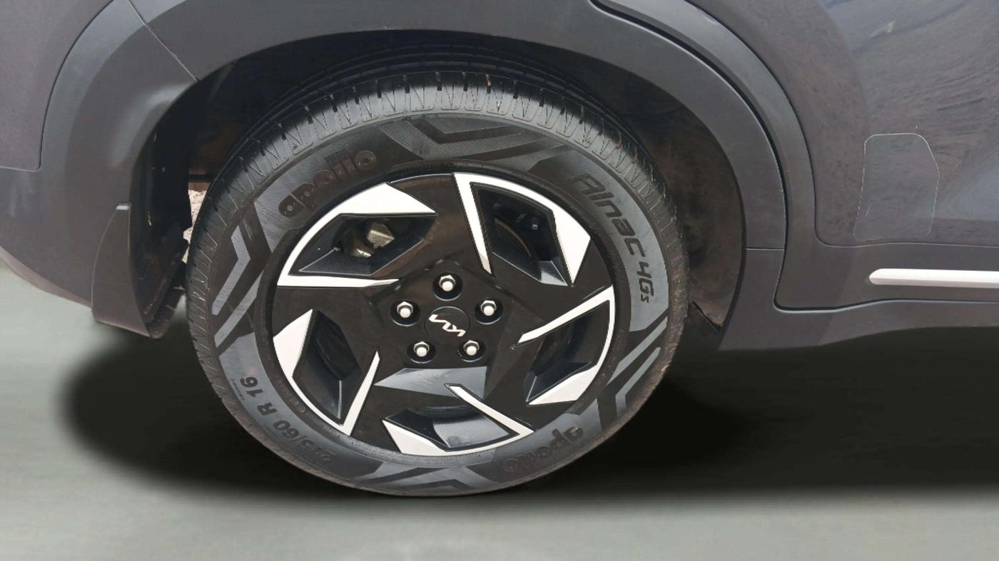 2024 KIA SONET HTX 1.5 DIESEL IMT, Diesel, Manual, 9,179 km, Right Rear Wheel