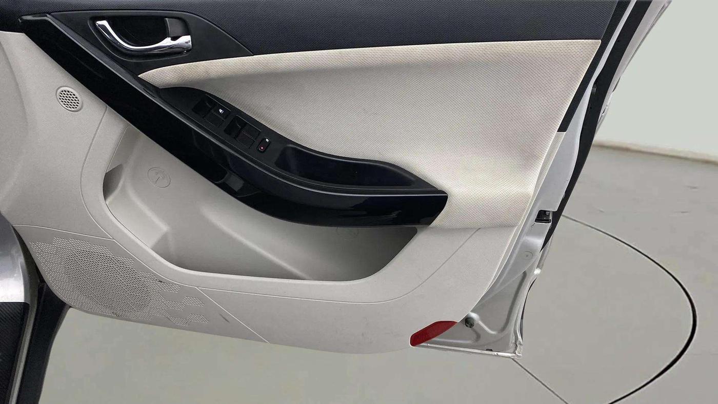 2020 Tata NEXON XZA PLUS PETROL, Petrol, Automatic, 27,459 km, Driver Side Door Panels Control