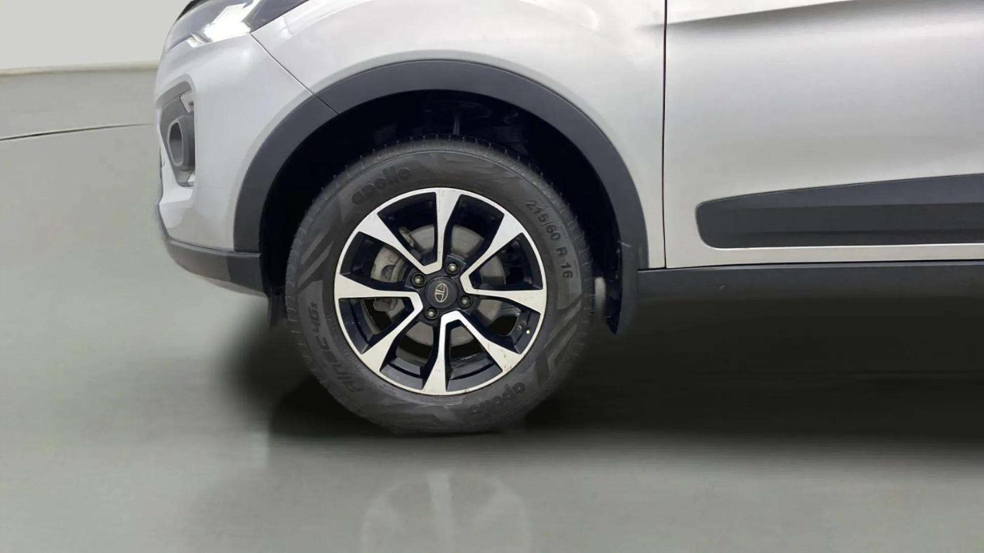 2020 Tata NEXON XZA PLUS PETROL, Petrol, Automatic, 27,459 km, Left Front Wheel