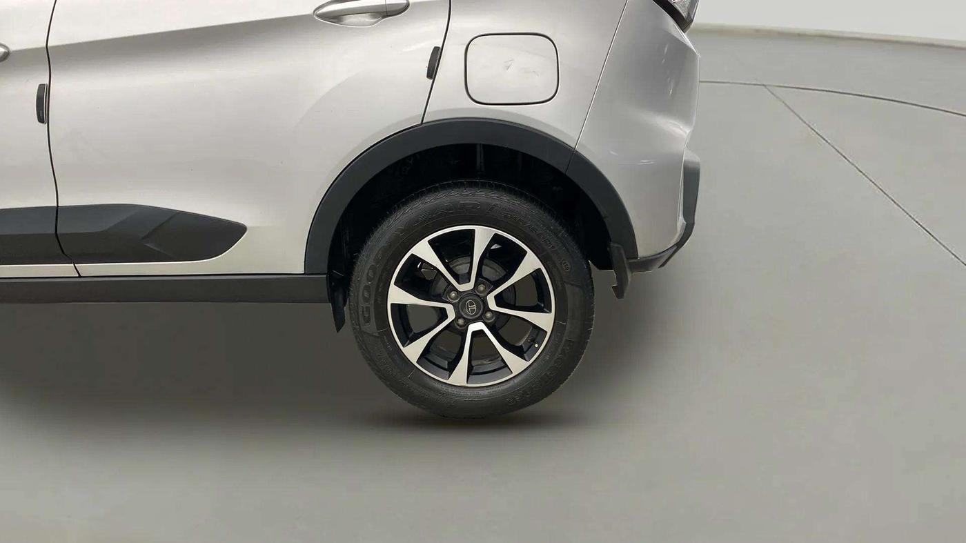 2020 Tata NEXON XZA PLUS PETROL, Petrol, Automatic, 27,459 km, Left Rear Wheel
