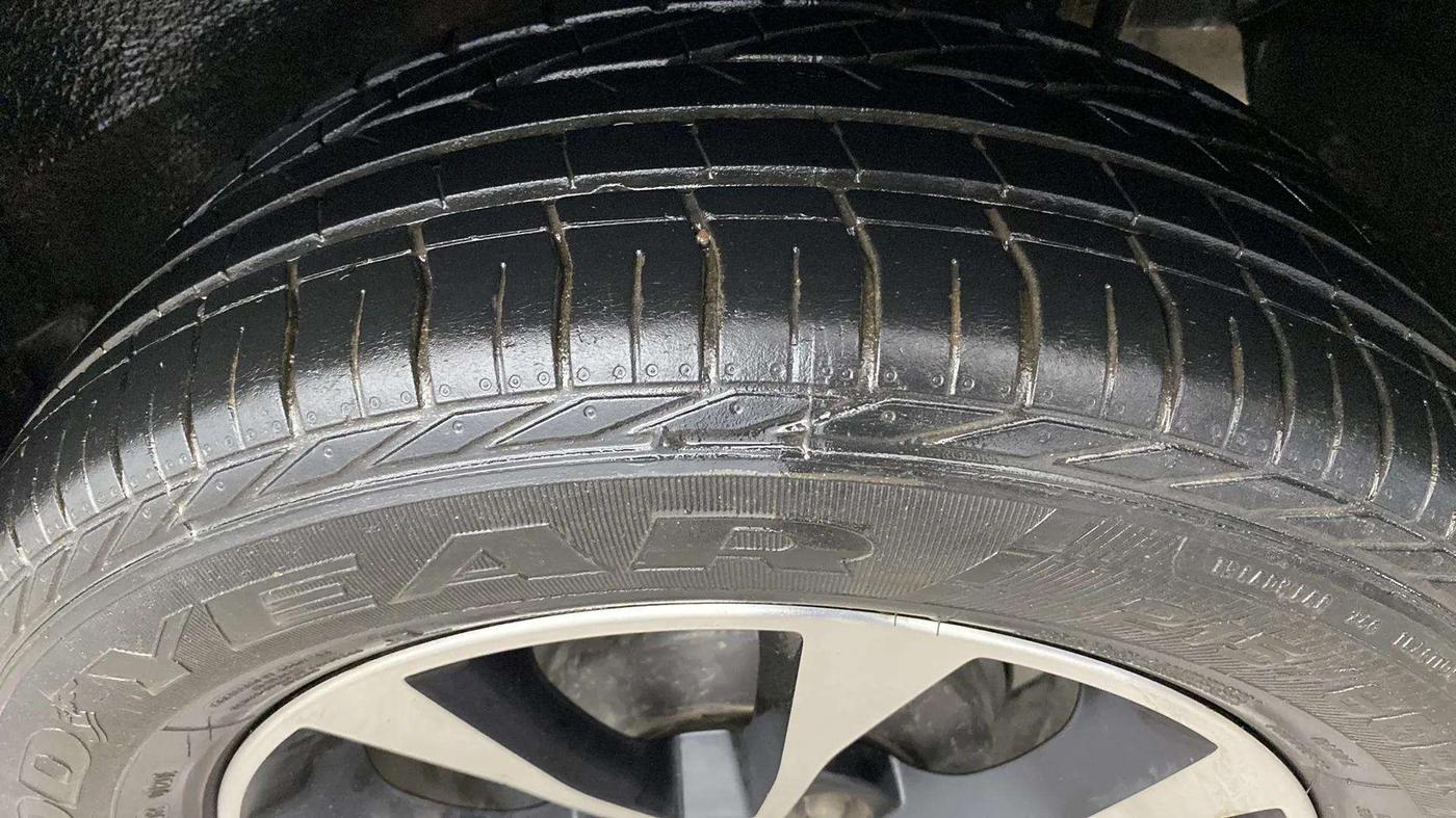 2020 Tata NEXON XZA PLUS PETROL, Petrol, Automatic, 27,459 km, Right Rear Tyre Tread