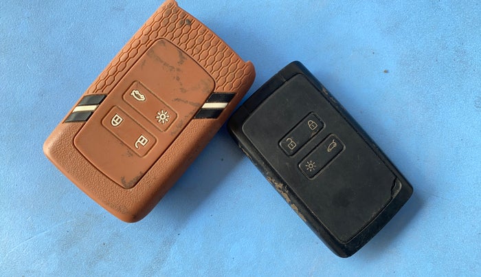 2021 Renault TRIBER RXZ, Petrol, Manual, 53,424 km, Key Close Up