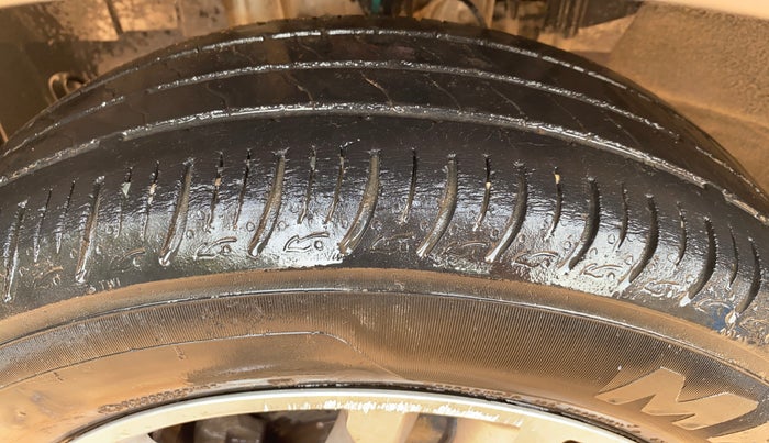 2021 Renault TRIBER RXZ, Petrol, Manual, 53,424 km, Left Front Tyre Tread