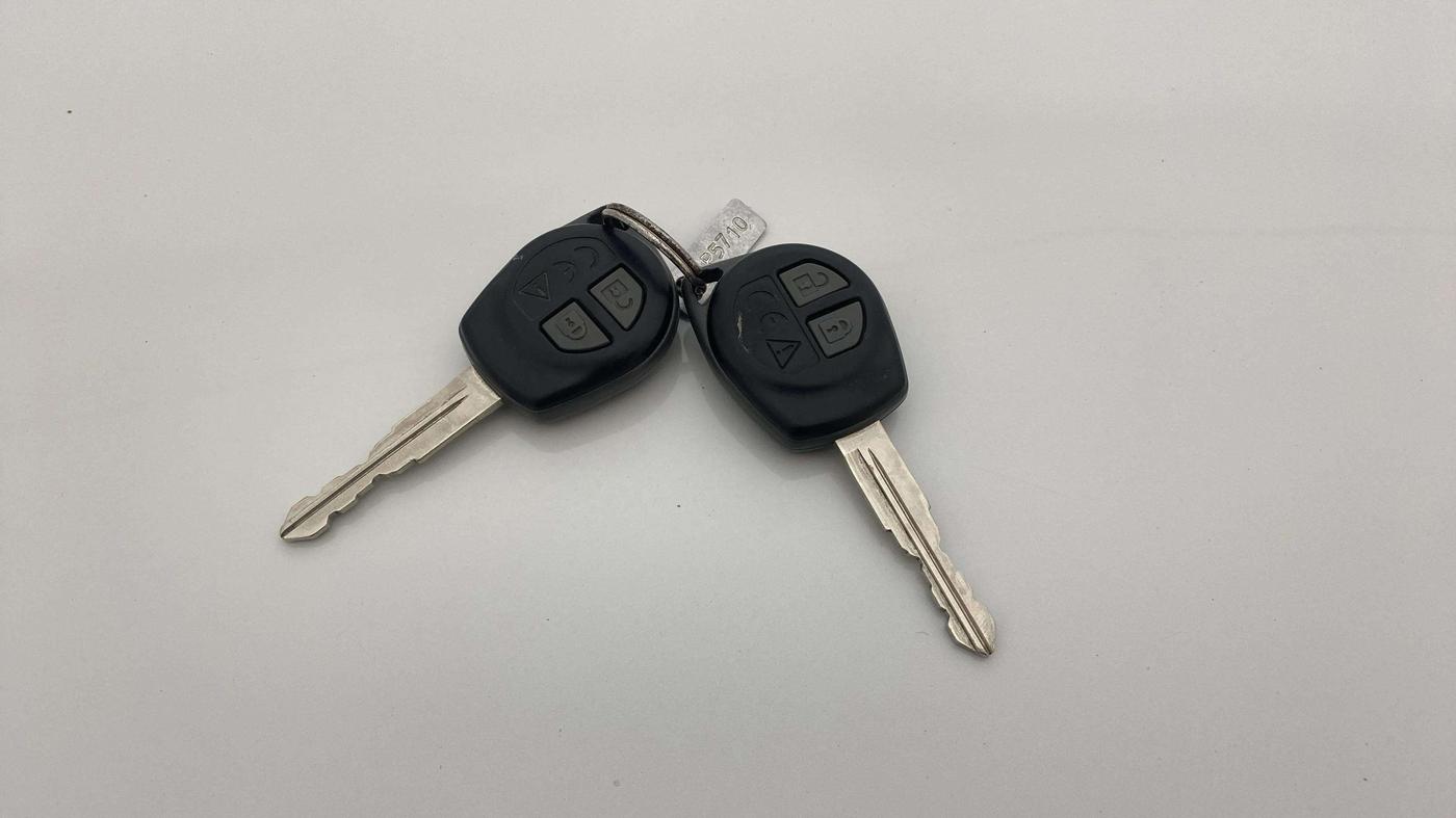 2021 Maruti Baleno DELTA PETROL 1.2, Petrol, Manual, 33,242 km, Key Close Up