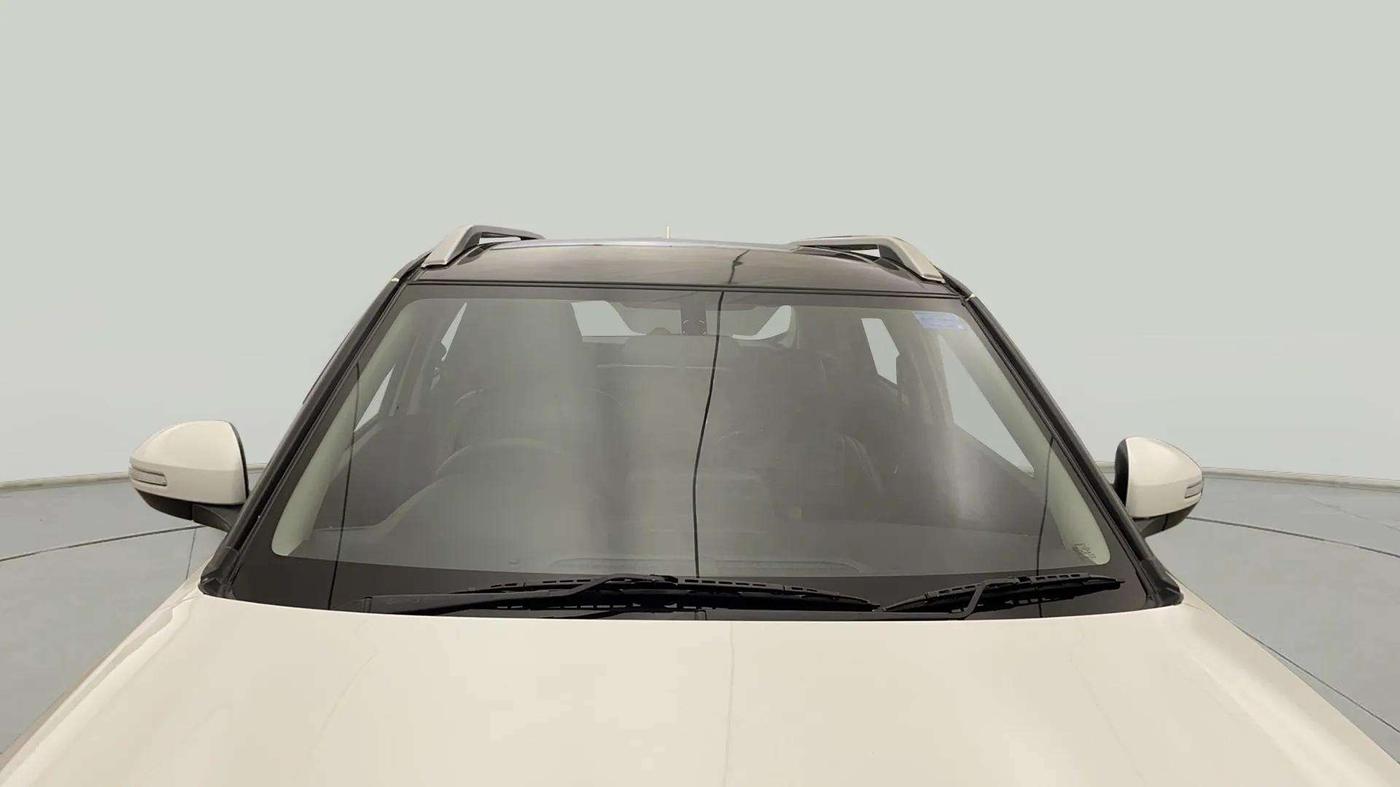 2023 Maruti BREZZA VXI SMART HYBRID, Petrol, Manual, 22,049 km, Front Windshield