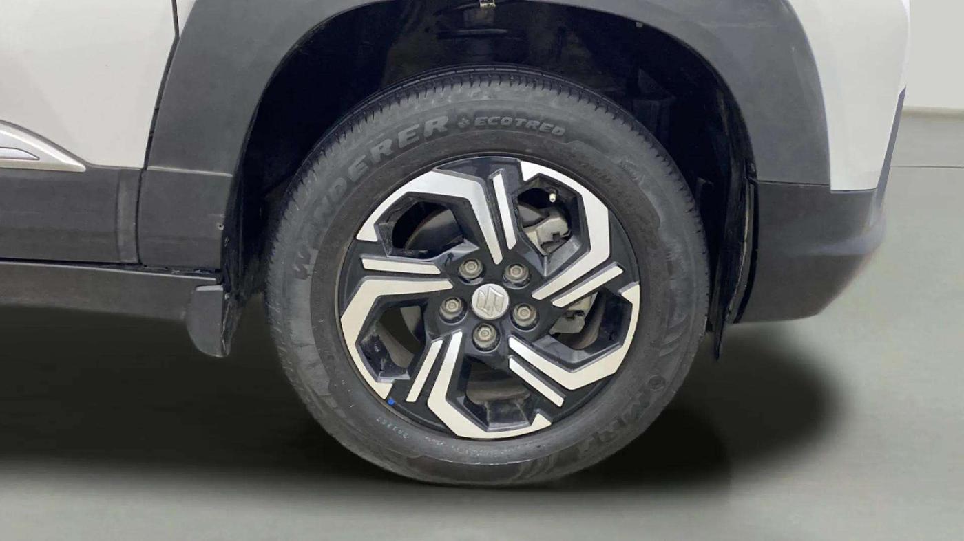 2023 Maruti BREZZA VXI SMART HYBRID, Petrol, Manual, 22,049 km, Right Front Wheel