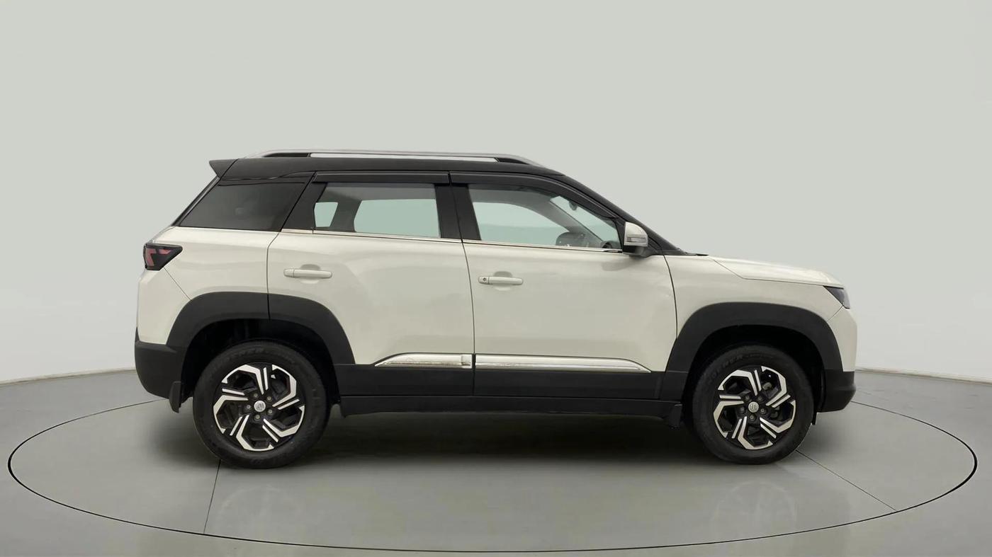 2023 Maruti BREZZA VXI SMART HYBRID, Petrol, Manual, 22,049 km, Right Side View
