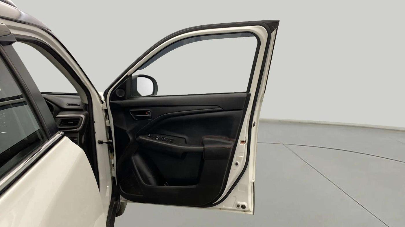 2023 Maruti BREZZA VXI SMART HYBRID, Petrol, Manual, 22,049 km, RHS Front Door