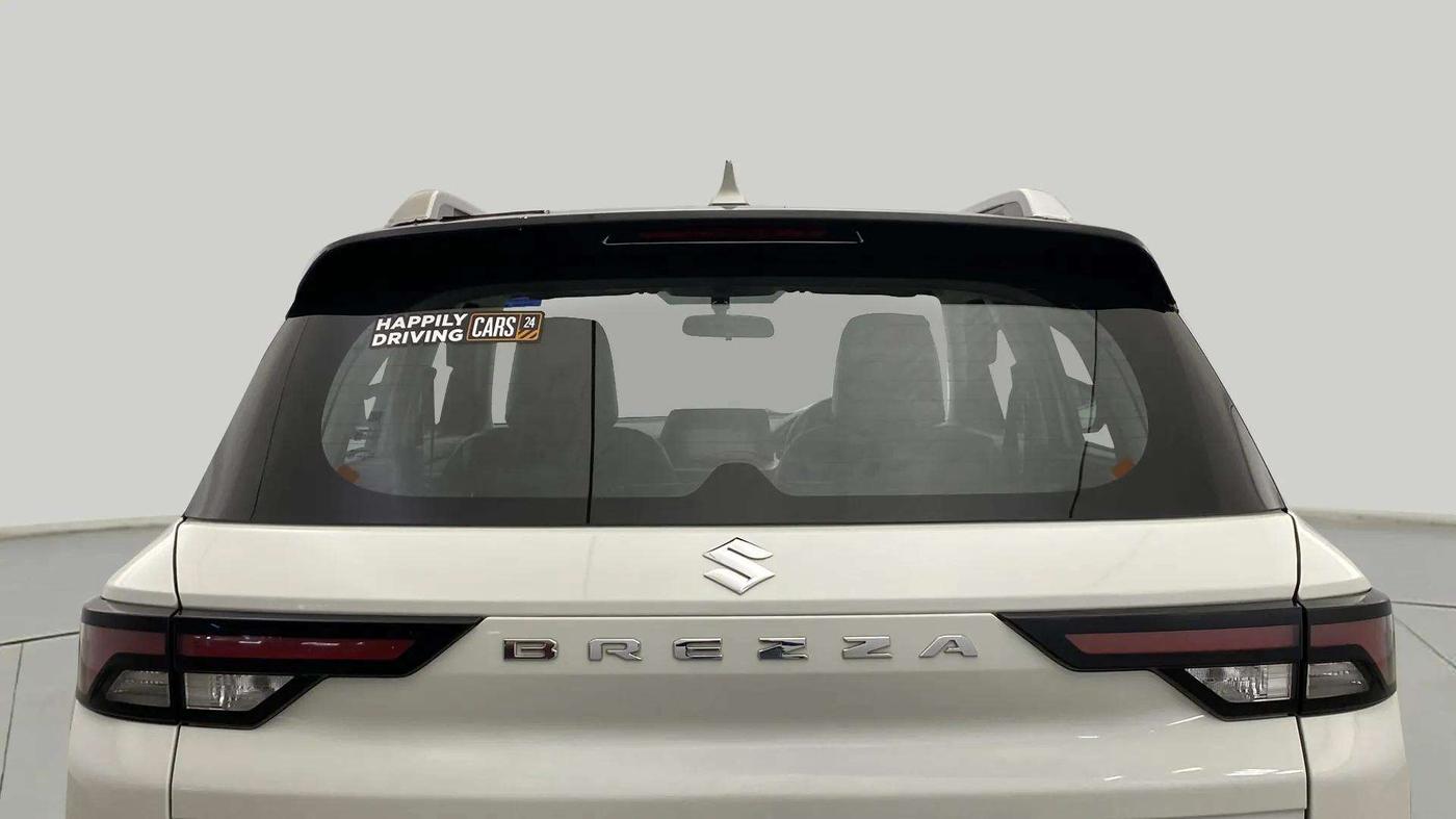 2023 Maruti BREZZA VXI SMART HYBRID, Petrol, Manual, 22,049 km, Rear Windshield
