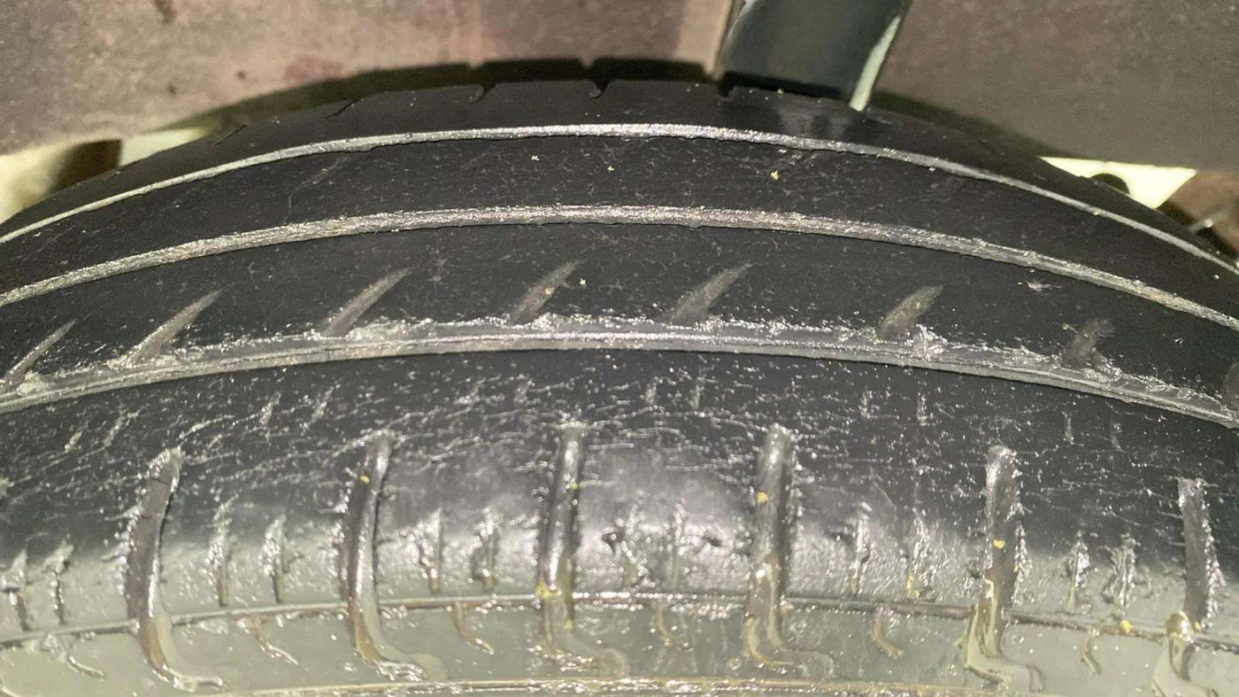 2015 Renault Kwid RXL, Petrol, Manual, 63,277 km, Left Rear Tyre Tread
