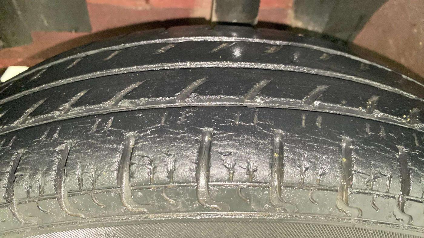 2015 Renault Kwid RXL, Petrol, Manual, 63,277 km, Left Front Tyre Tread
