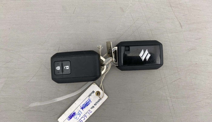 2020 Maruti Baleno ZETA PETROL 1.2, Petrol, Manual, 62,151 km, Key Close Up