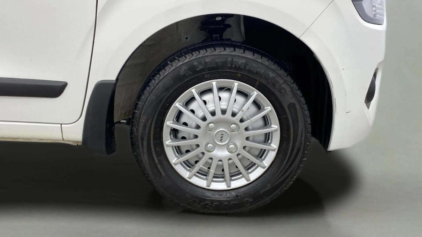 2024 Maruti New Wagon-R LXI CNG 1.0, CNG, Manual, 1,377 km, Right Front Wheel