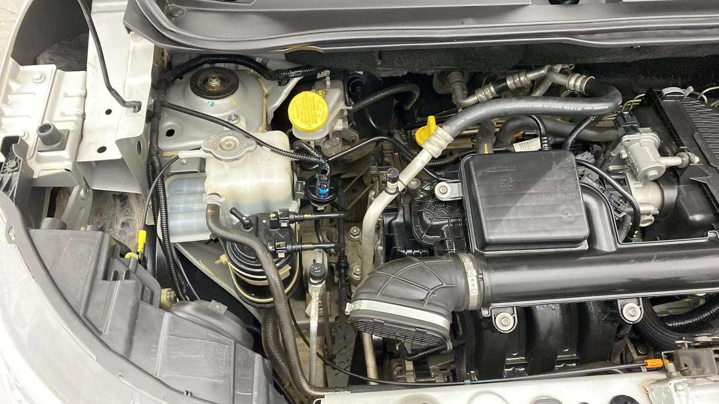 2020 Renault TRIBER RXZ, Petrol, Manual, 31,099 km, Engine View - Right