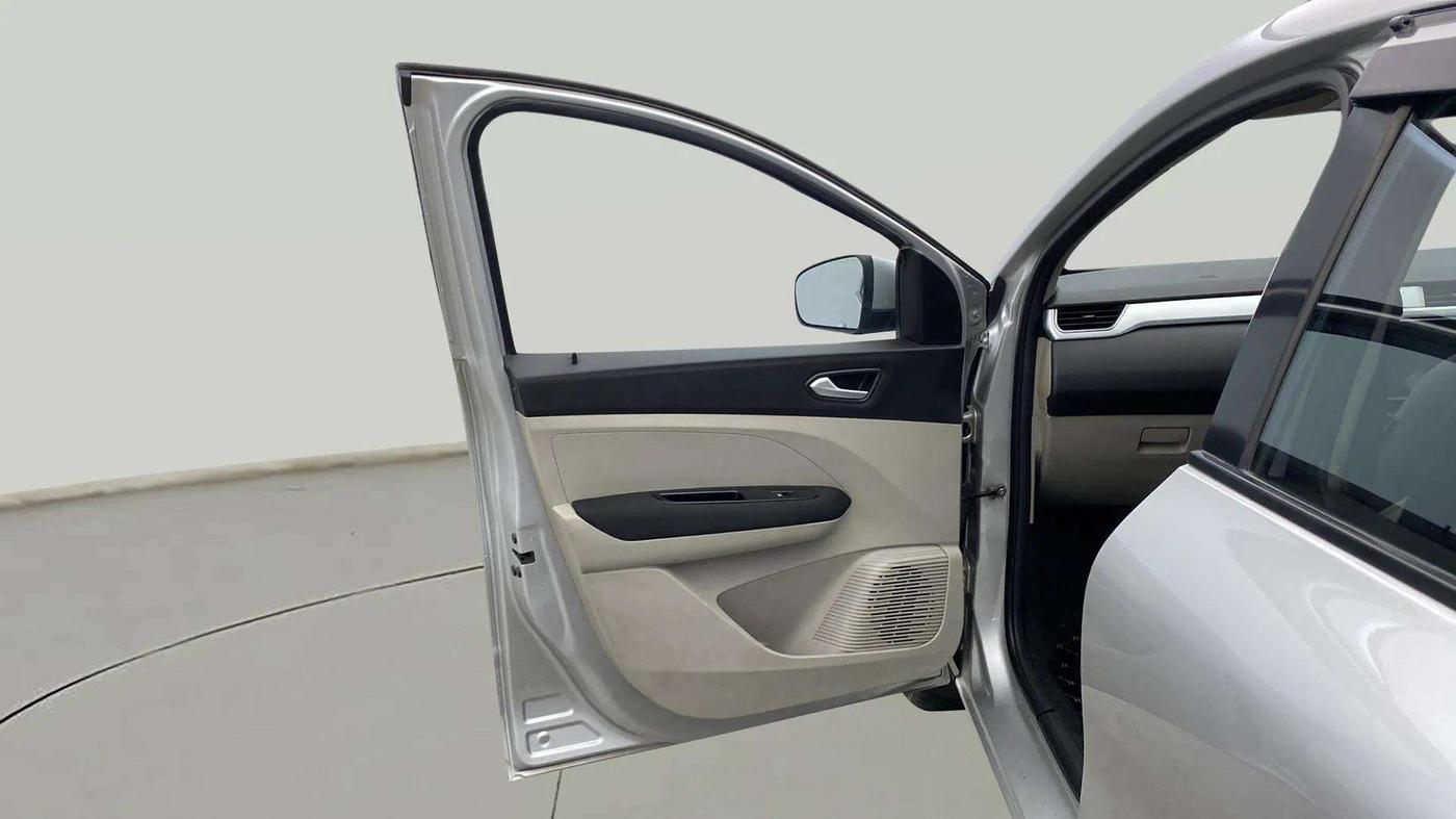 2020 Renault TRIBER RXZ, Petrol, Manual, 31,099 km, LHS Front Door