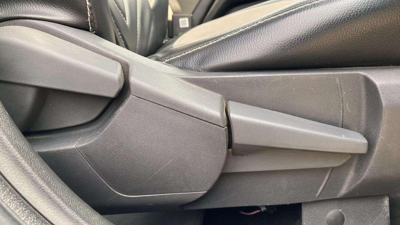 2021 Nissan MAGNITE XV MT, Petrol, Manual, 31,991 km, Driver Side Adjustment Panel