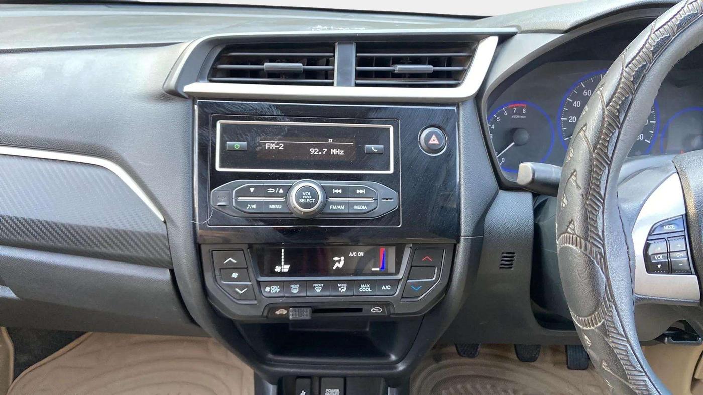 2017 Honda Brio S MT, CNG, Manual, 25,131 km, Air Conditioner