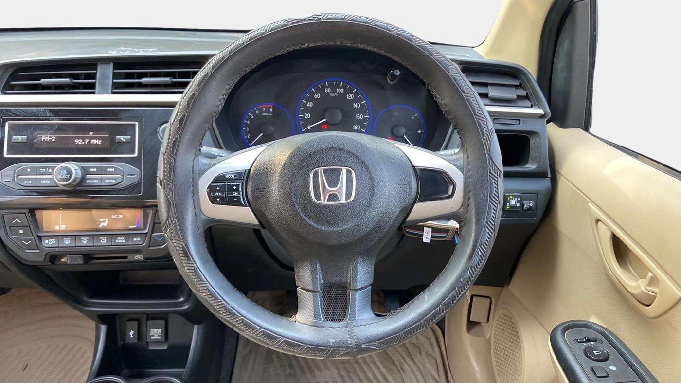 2017 Honda Brio S MT, CNG, Manual, 25,131 km, Steering Wheel Close Up