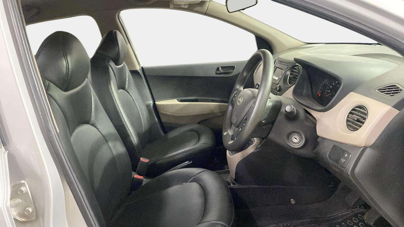 2018 Hyundai Xcent E+, Petrol, Manual, 54,119 km, Right Side Front Door Cabin