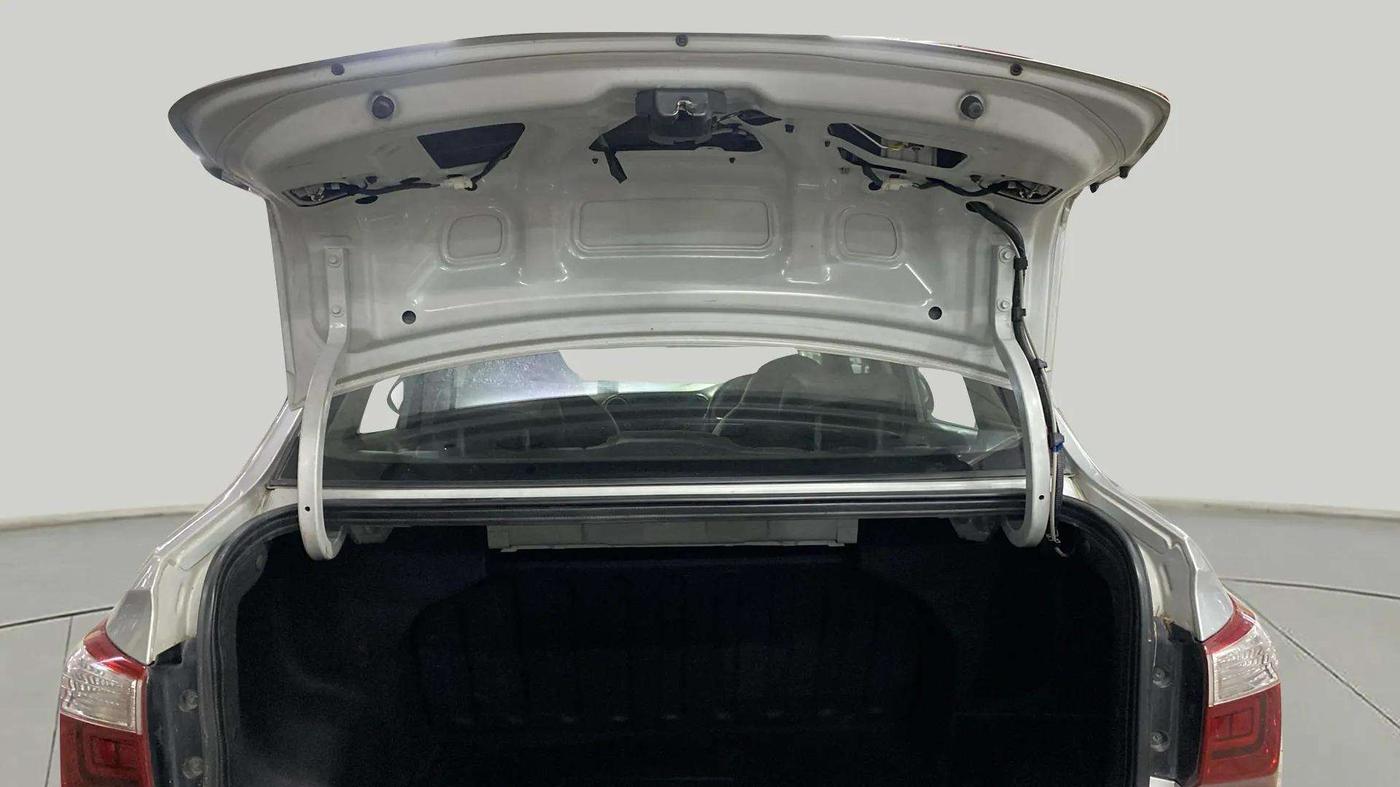 2018 Hyundai Xcent E+, Petrol, Manual, 54,119 km, Boot Door Open