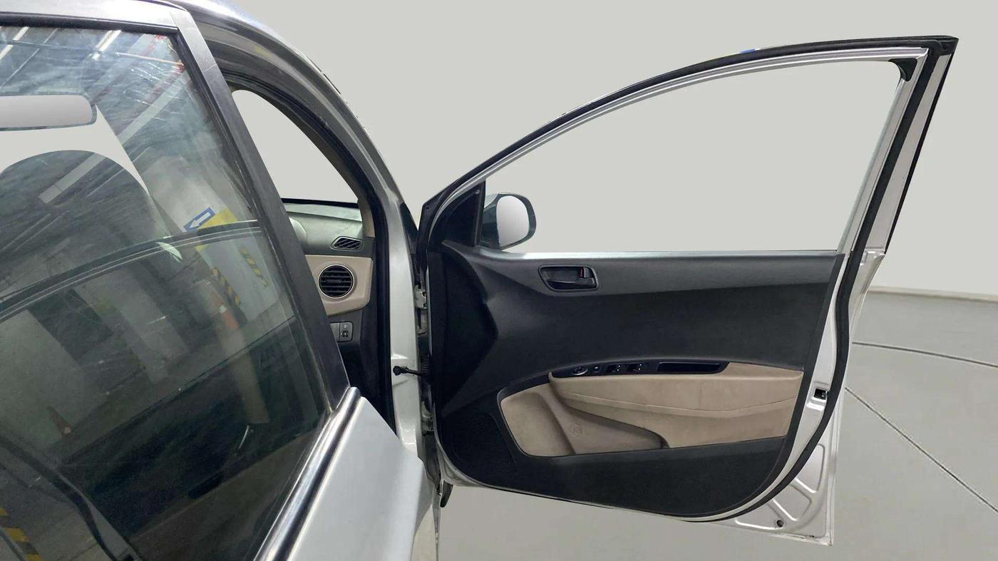 2018 Hyundai Xcent E+, Petrol, Manual, 54,119 km, RHS Front Door
