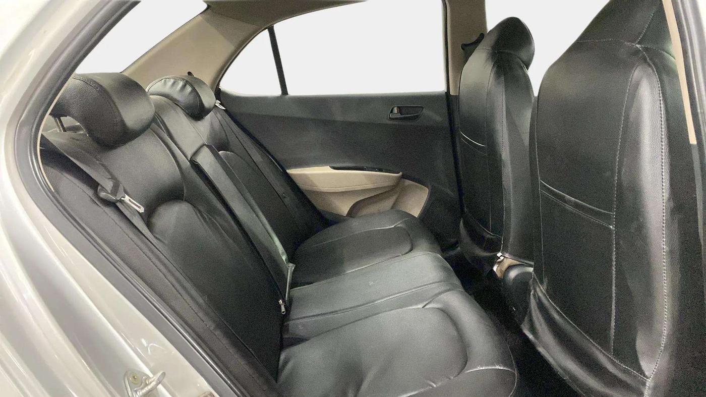 2018 Hyundai Xcent E+, Petrol, Manual, 54,119 km, Right Side Rear Door Cabin