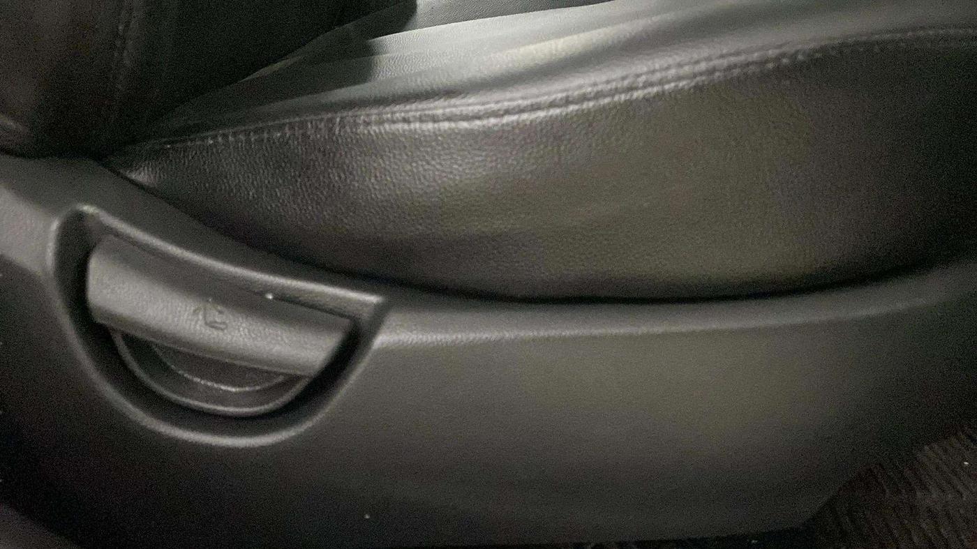 2018 Hyundai Xcent E+, Petrol, Manual, 54,119 km, Driver Side Adjustment Panel
