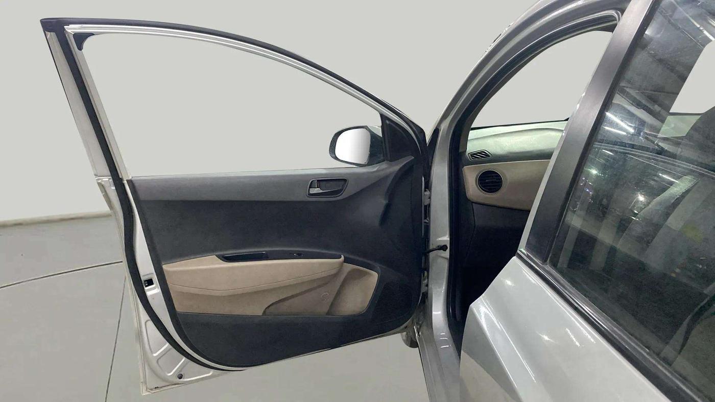 2018 Hyundai Xcent E+, Petrol, Manual, 54,119 km, LHS Front Door