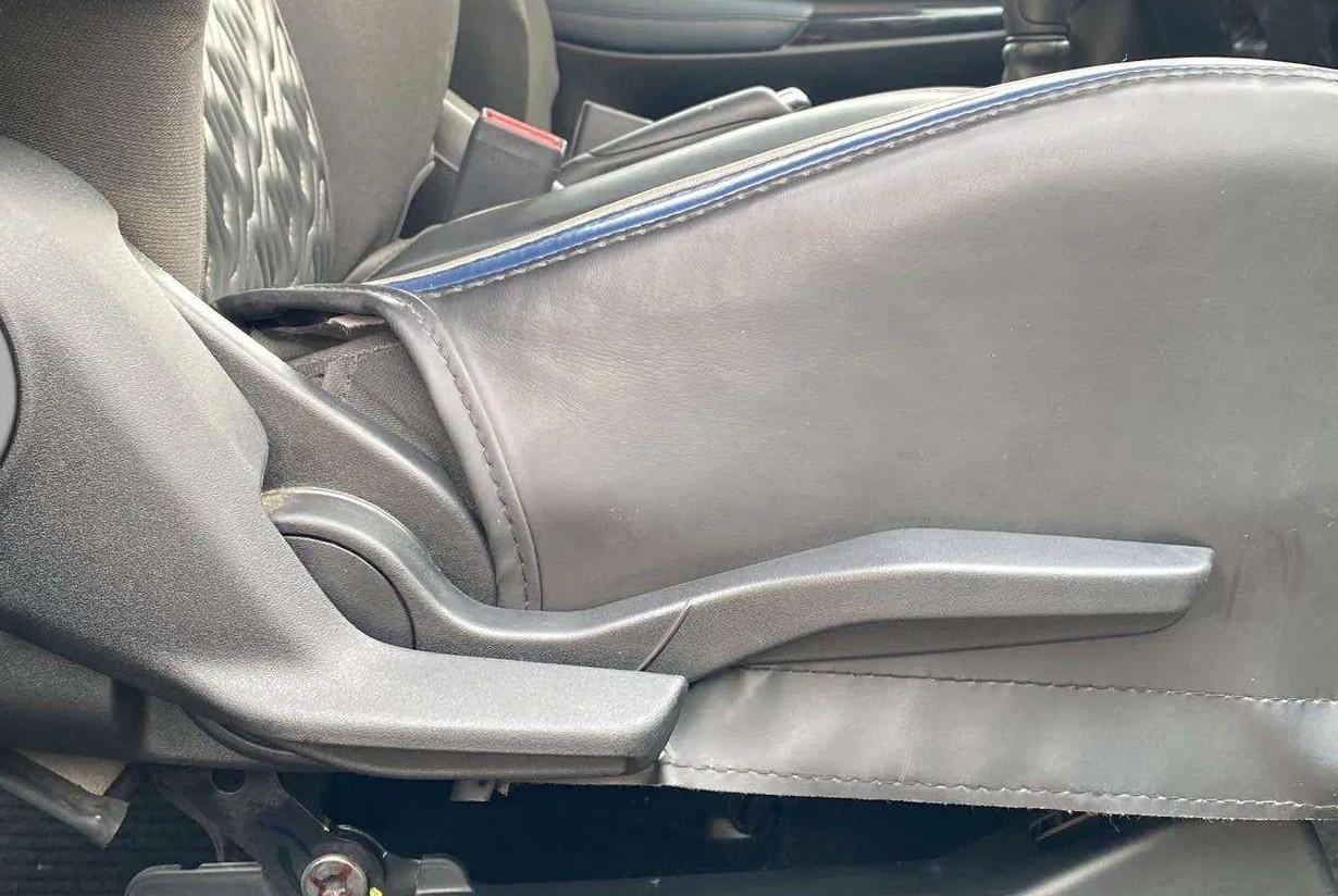 2023 Maruti Baleno  ZETA CNG 1.2L, CNG, Manual, 15,549 km, Driver Side Adjustment Panel