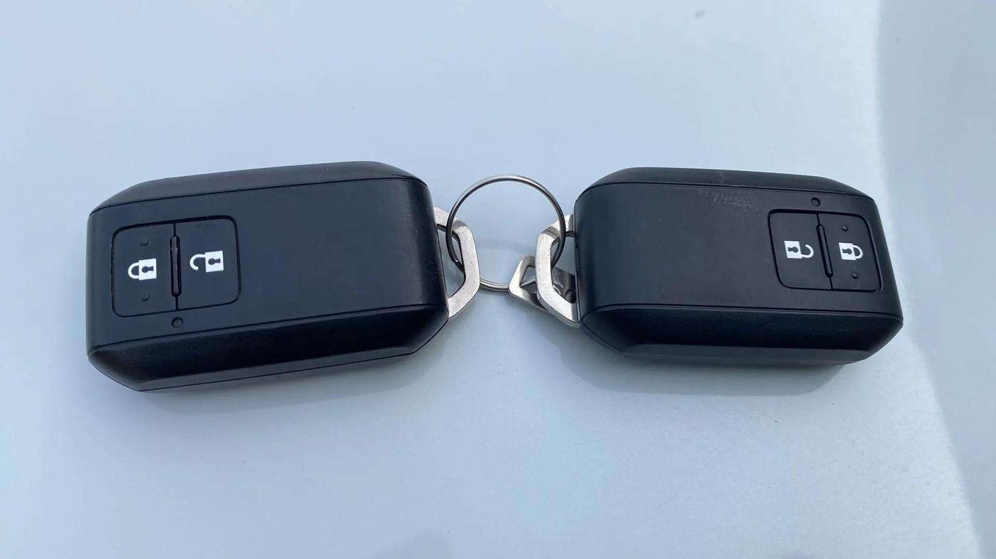 2023 Maruti Baleno  ZETA CNG 1.2L, CNG, Manual, 15,549 km, Key Close Up