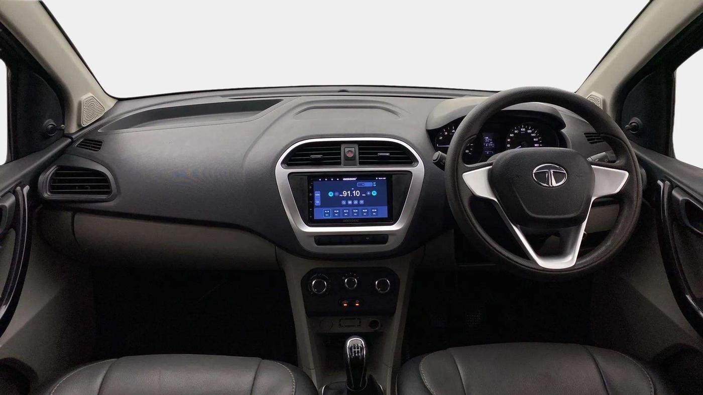 2017 Tata Tiago XM PETROL, Petrol, Manual, 61,169 km, Dashboard
