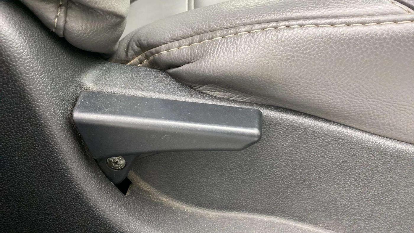 2017 Tata Tiago XM PETROL, Petrol, Manual, 61,169 km, Driver Side Adjustment Panel
