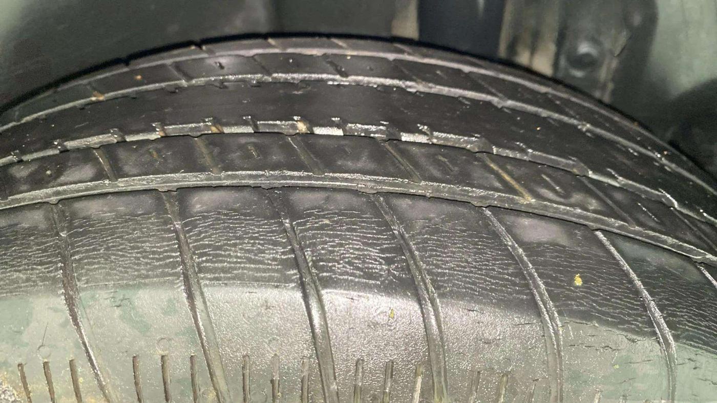 2017 Maruti Ertiga VXI, Petrol, Manual, 61,636 km, Left Front Tyre Tread