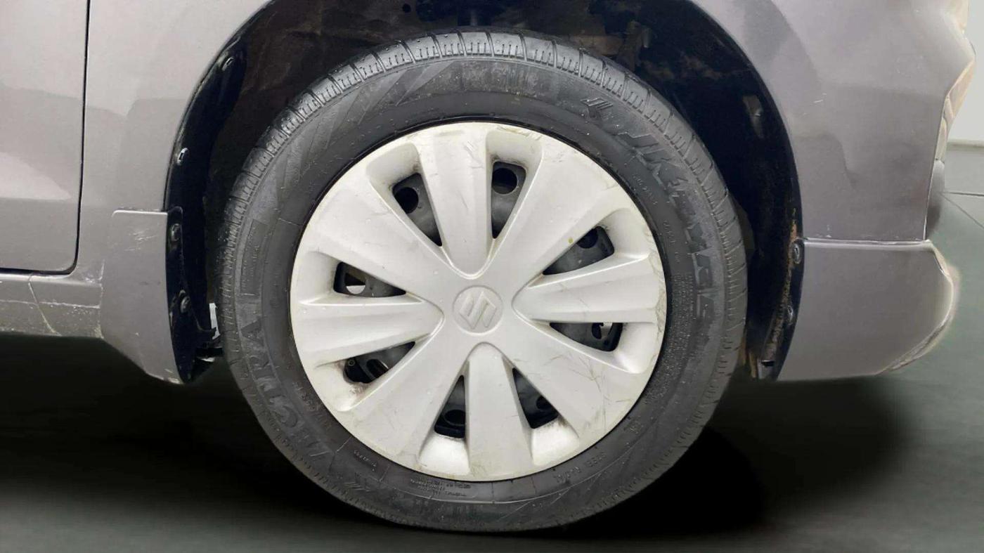 2017 Maruti Ertiga VXI, Petrol, Manual, 61,636 km, Right Front Wheel