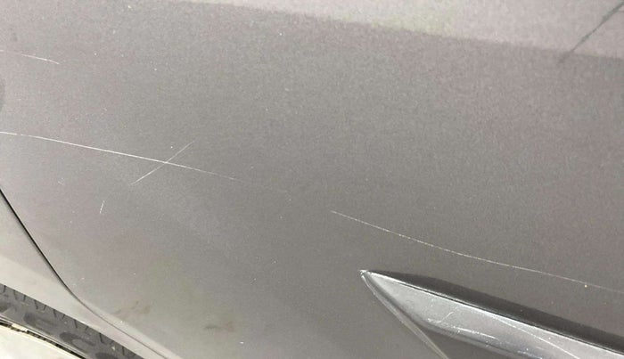 2017 Maruti Ertiga VXI, Petrol, Manual, 61,537 km, Right rear door - Slightly dented