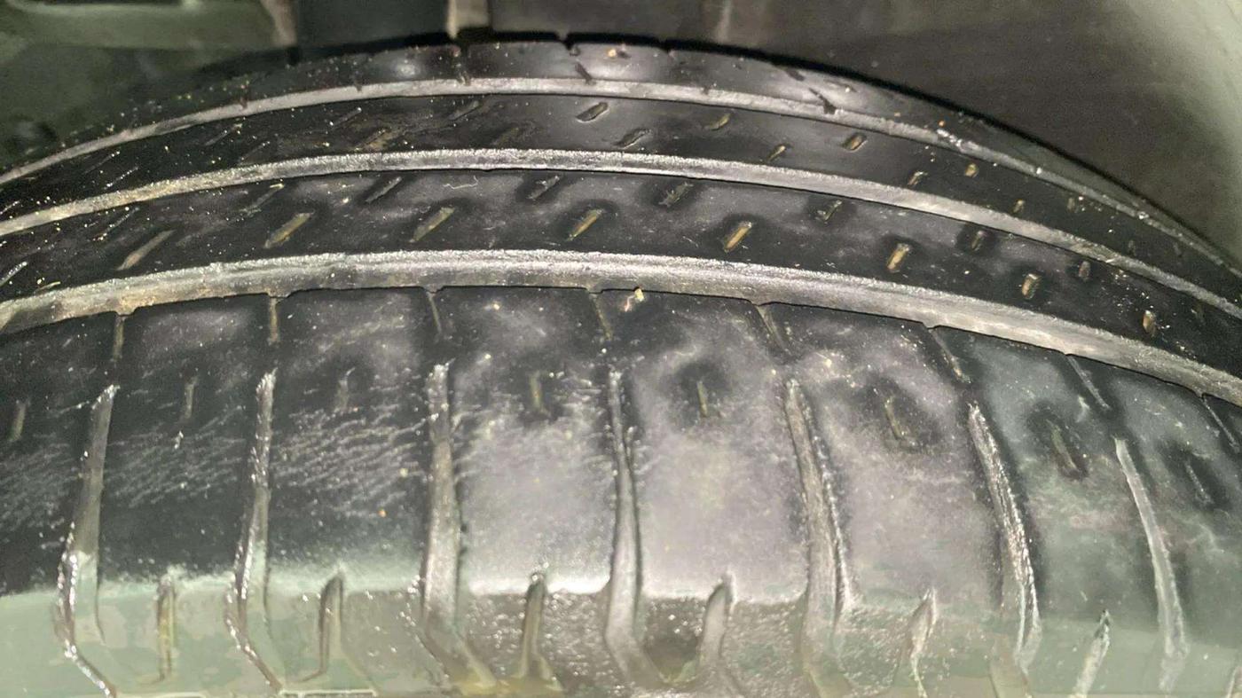 2017 Maruti Ertiga VXI, Petrol, Manual, 61,636 km, Right Rear Tyre Tread