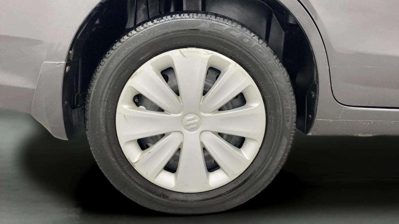 2017 Maruti Ertiga VXI, Petrol, Manual, 61,636 km, Right Rear Wheel
