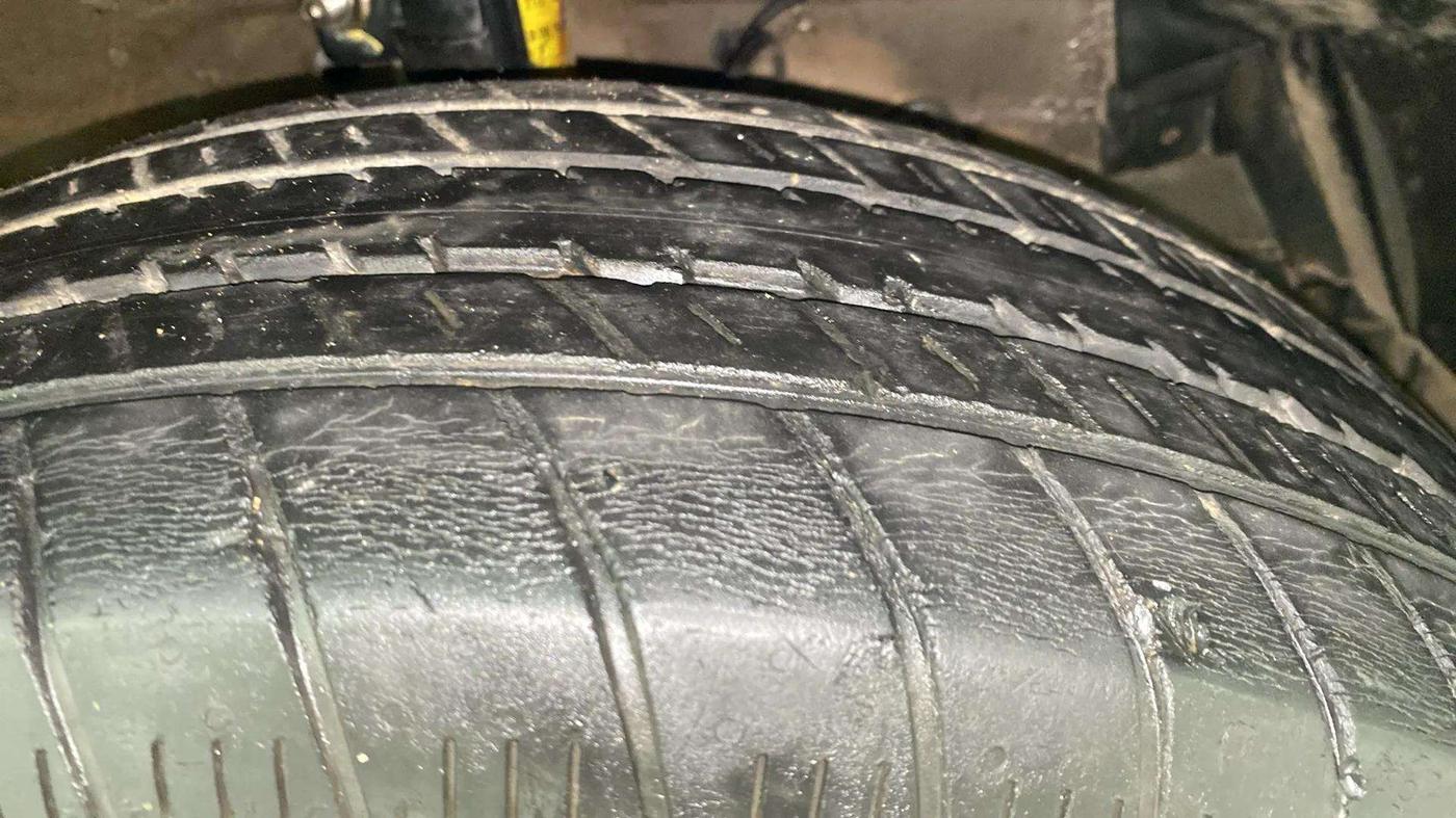 2017 Maruti Ertiga VXI, Petrol, Manual, 61,636 km, Right Front Tyre Tread