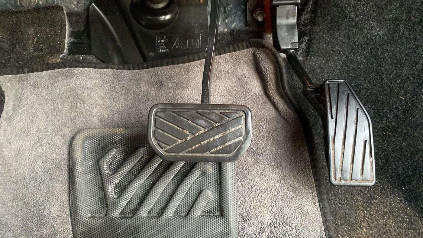2022 Maruti XL6 ZETA AT, Petrol, Automatic, 25,326 km, Pedals
