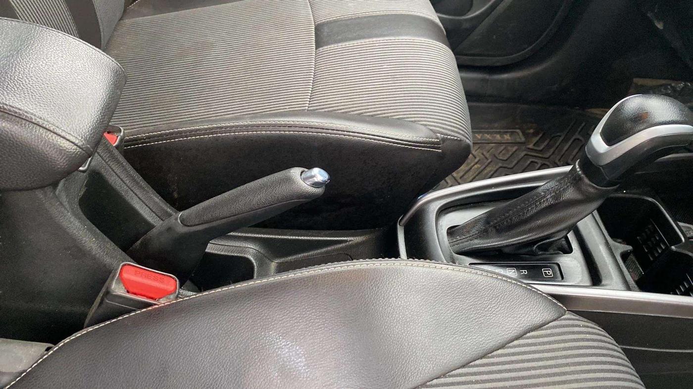 2022 Maruti XL6 ZETA AT, Petrol, Automatic, 25,326 km, Gear Lever