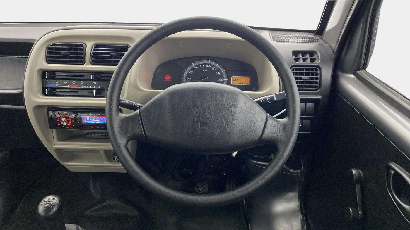2018 Maruti Eeco 5 STR WITH A/C+HTR, Petrol, Manual, 19,443 km, Steering Wheel Close Up