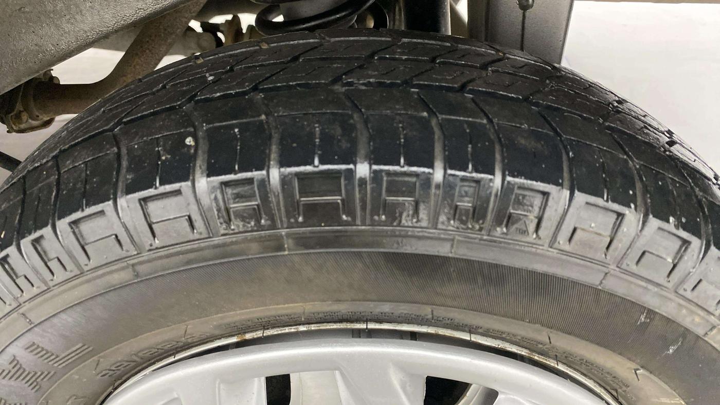 2018 Maruti Eeco 5 STR WITH A/C+HTR, Petrol, Manual, 19,443 km, Right Rear Tyre Tread