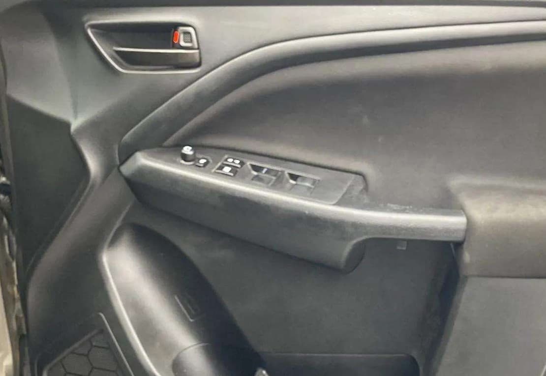 2023 Maruti BREZZA VXI SMART HYBRID, Petrol, Manual, 11,465 km, Driver Side Door Panels Control